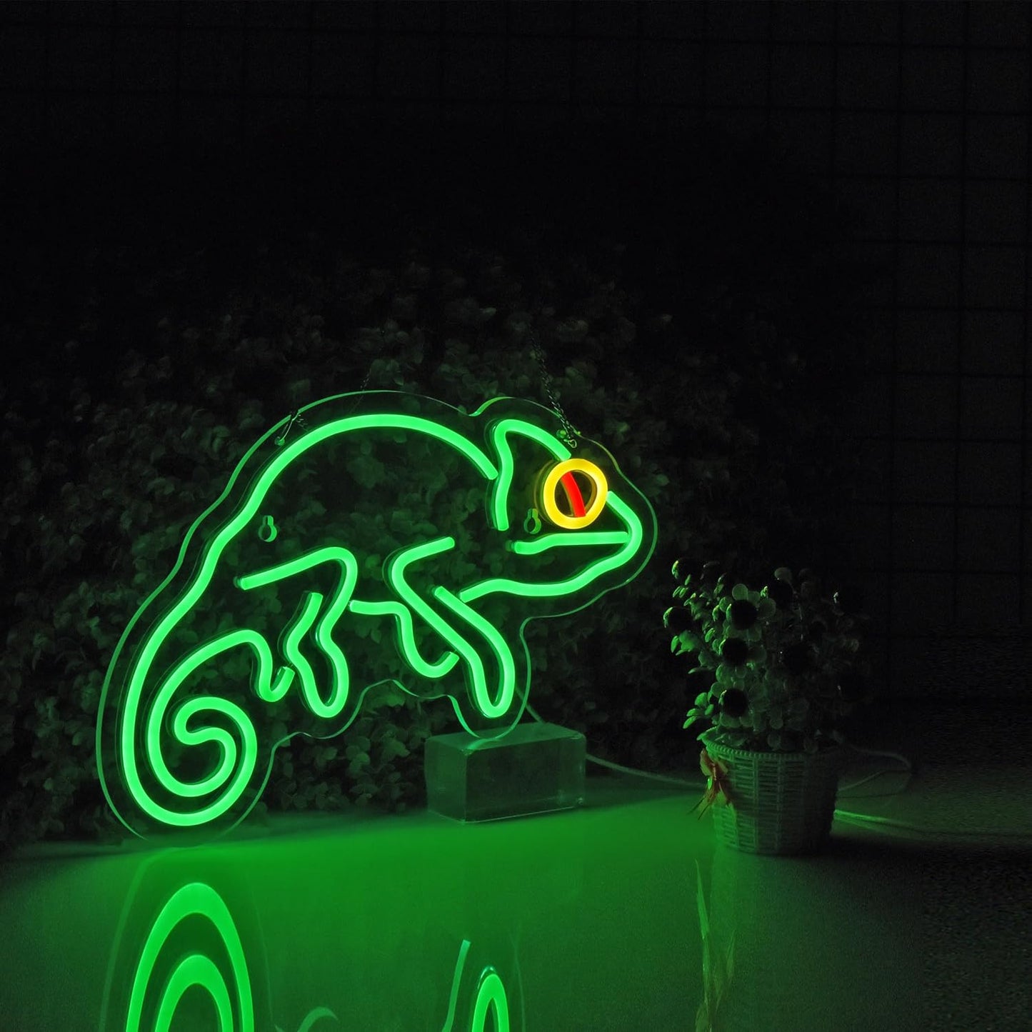 Chameleon Neon Sign – Colorful LED Wall Light for Home or Bar