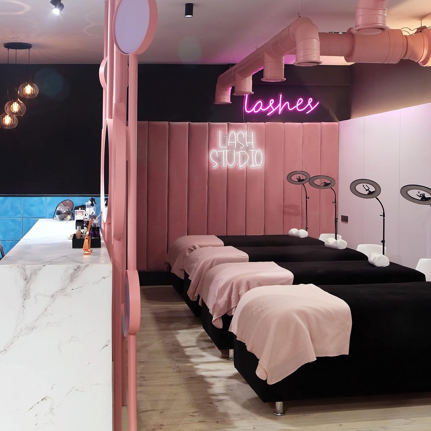 Lash Studio Neon Sign – LED Light for Beauty Salon & Lash Artist Decor - Deen neon
