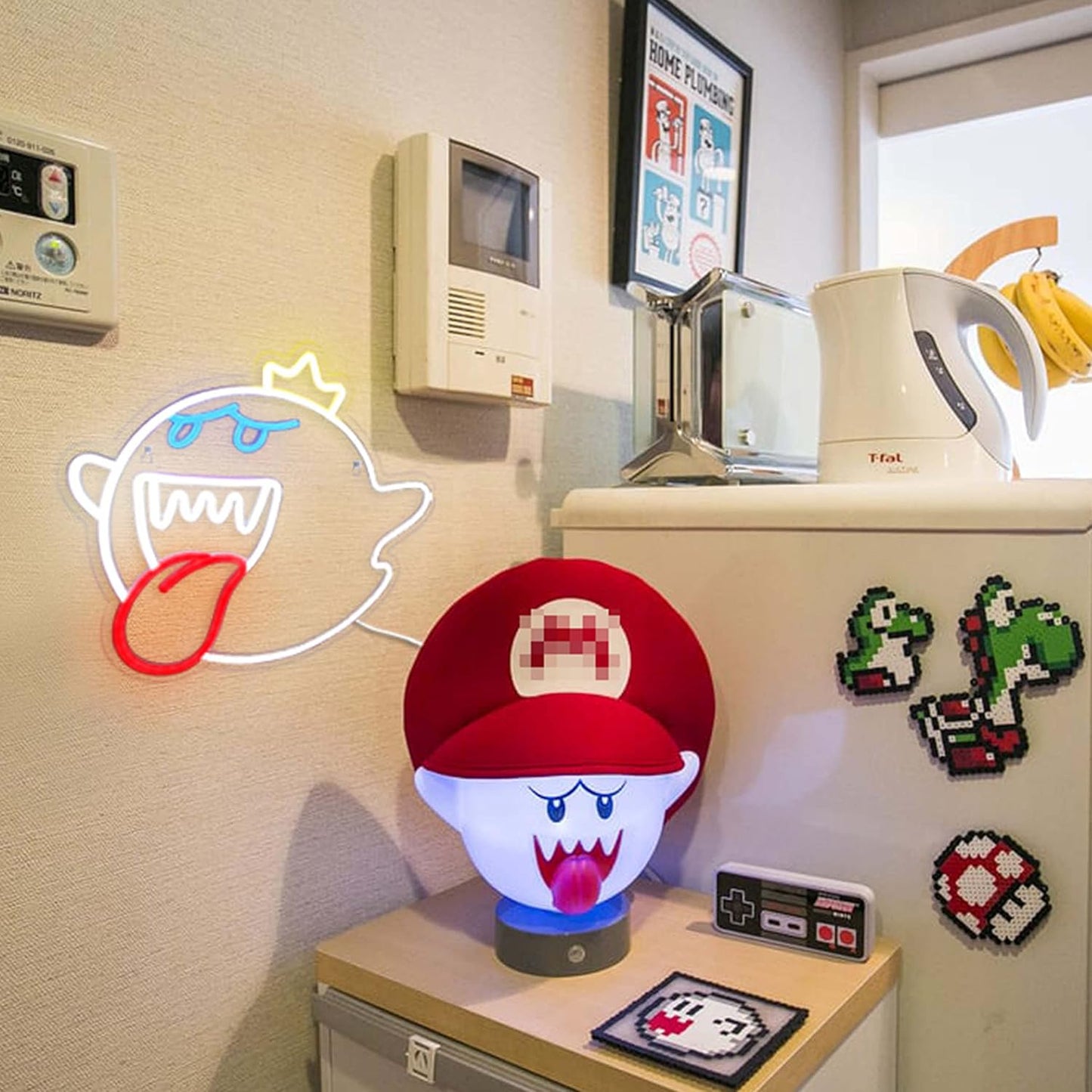 Funny cartoon ghost neon sign with crown and tongue out – perfect for gamers and party wall decor