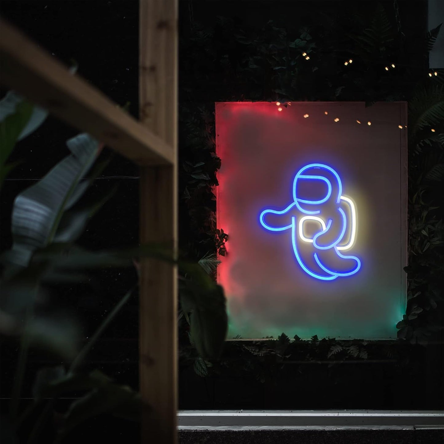 Floating astronaut neon sign – LED space wall decor for kids’ room, gaming space, or sci-fi themed interiors