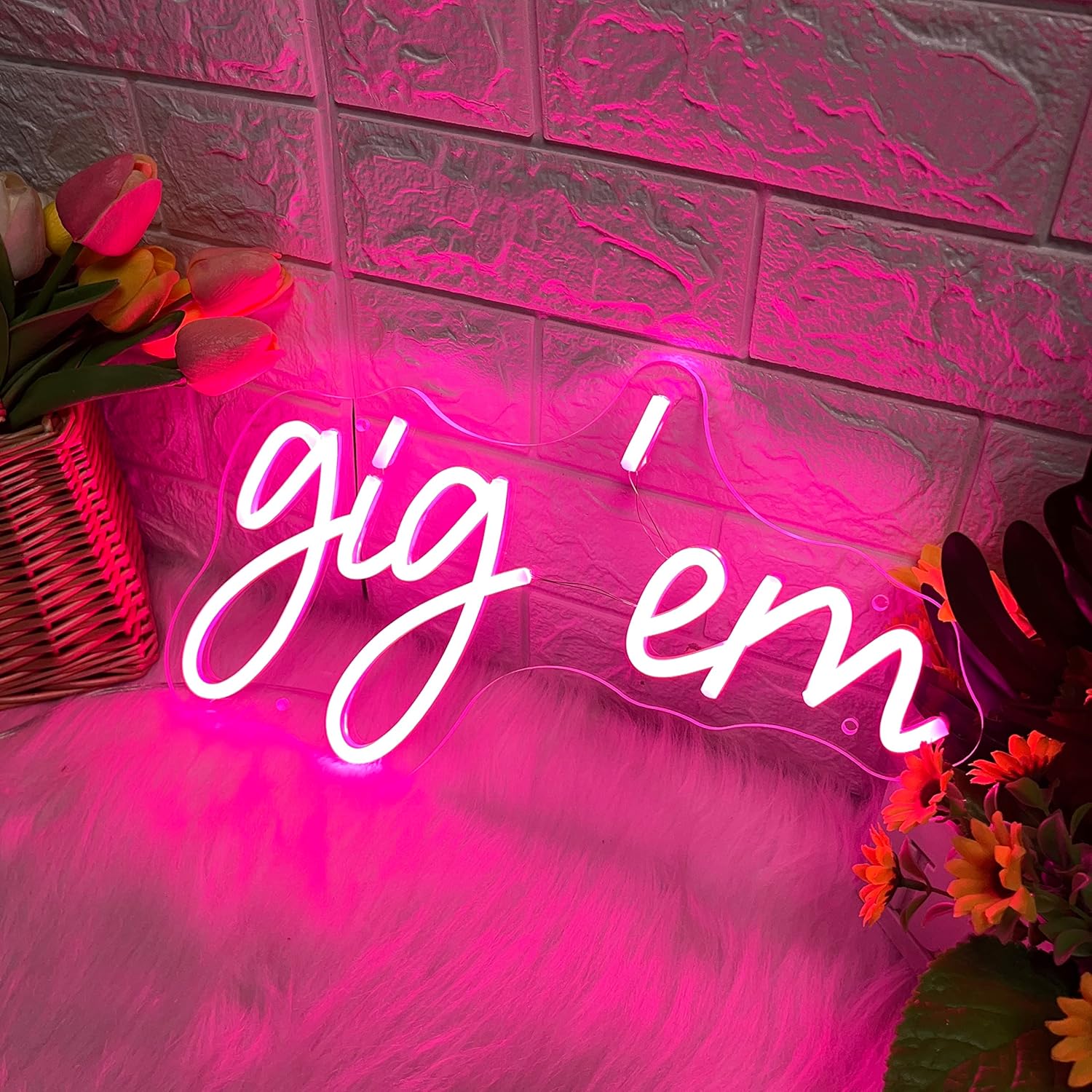 Gig 'Em Neon Sign - Pink LED Wall Light for Game Rooms, Dorms & Party Decor - Deen neon