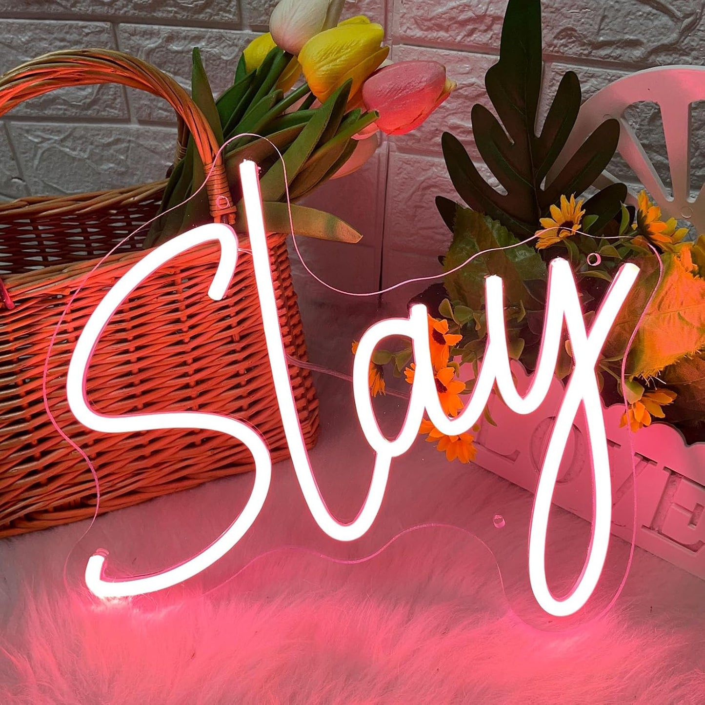 SLAY Neon Sign - LED Wall Light for Beauty Rooms, Salons & Trendy Decor - Deen neon